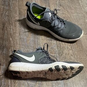 Nike Free TR 7 Running Shoes Athletic Sneakers